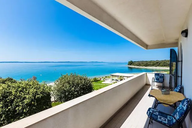 Mirella Apartamento Kožino